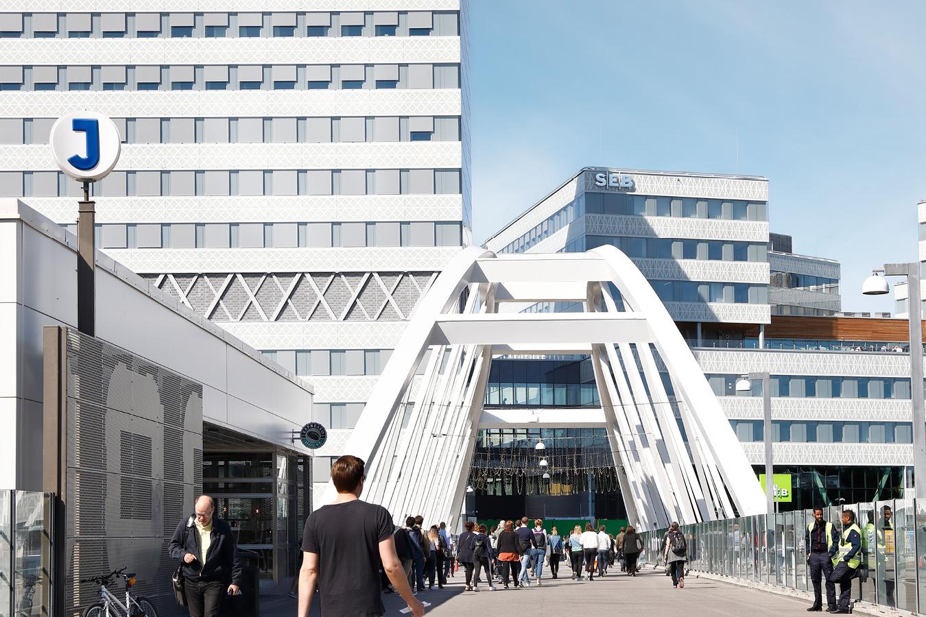 7 minuter från city med pendeltåg.