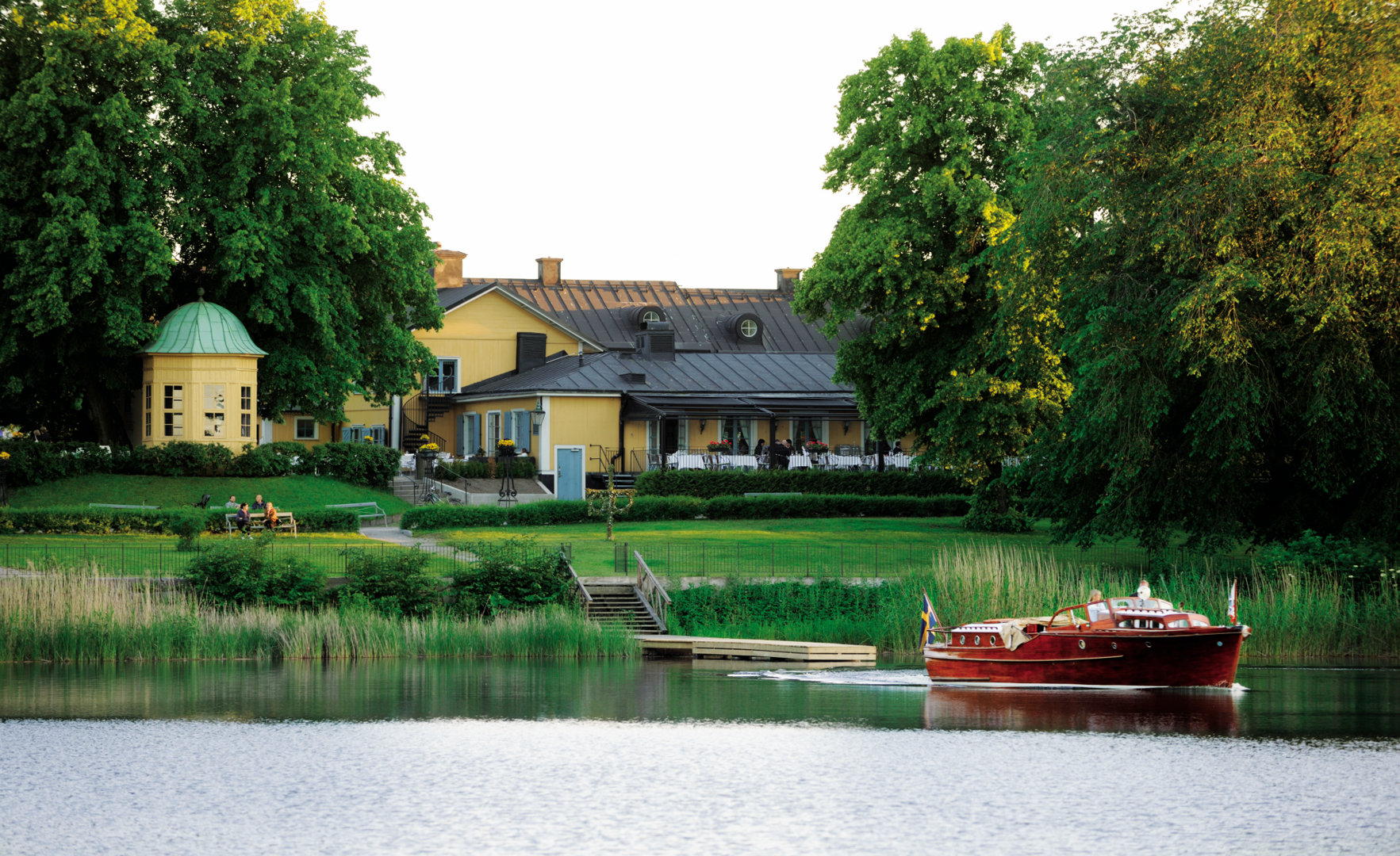 Ta en lunch eller AW på Stallmästaregården Hotell & Restaurang