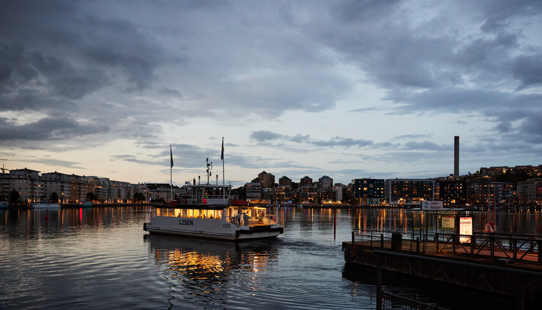 Till Hammarby Sjöstad kommer man också med båt från exempelvis Nybroplan.