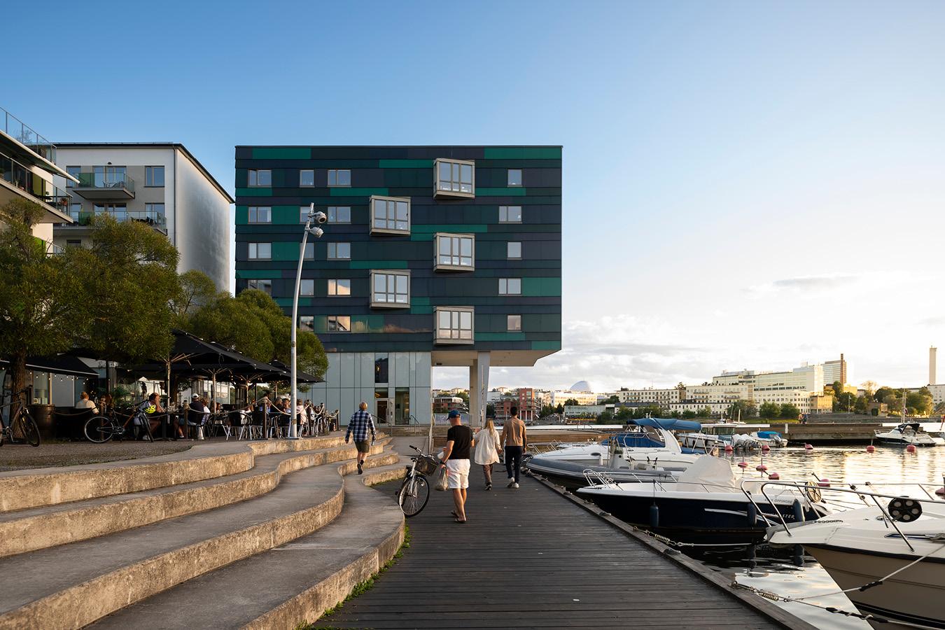 Skärgårdskänsla mitt i stan. Här får ni en unik blandning av stadspulsen och havets lugn.