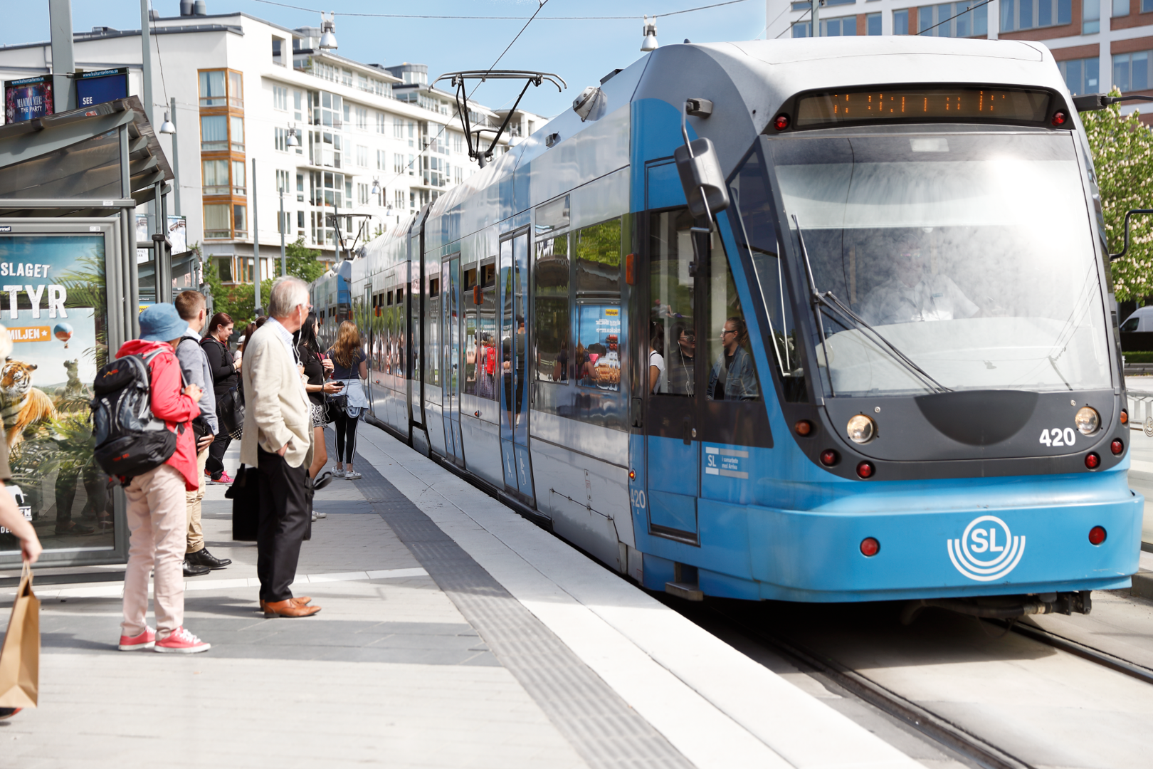 Tvärbanan tar dig snabbt till Gullmarsplan.